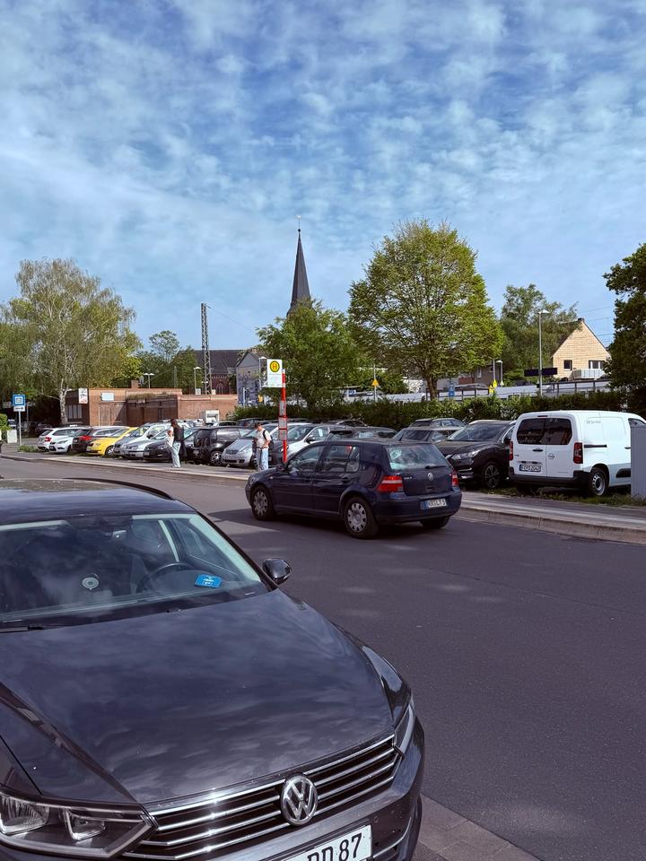 Thumbnail-Wohnung in Krefeld-Oppum Bahnhof sehr zentraler Lage
