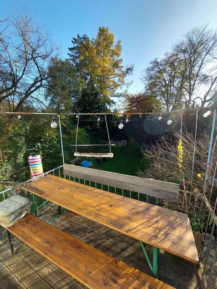 Thumbnail-Zwei Parteien unter einem Dach mit Garten