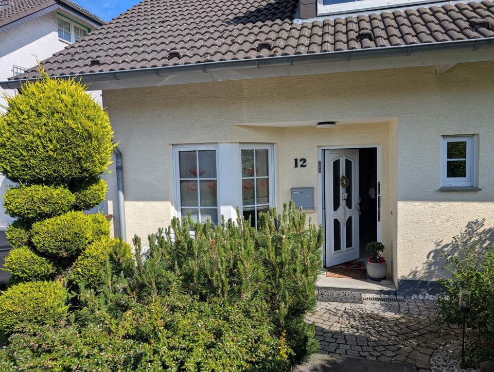 Thumbnail-Gepflegtes EFH in ruhiger Anwohnerstr. von Köln-Lind-Courtagefrei