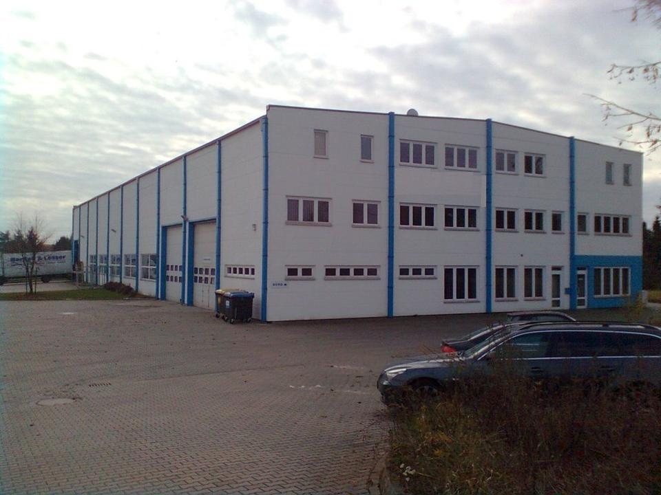 Thumbnail-Lagerhalle, Produktionshalle Höhe 9,4 m 3 Sektionaltore mit Büro