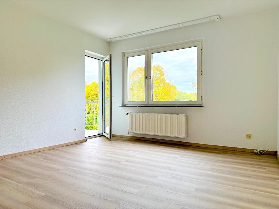 Thumbnail-renovierte 3-Zimmer-Wohnung mit Balkon und Grünblick