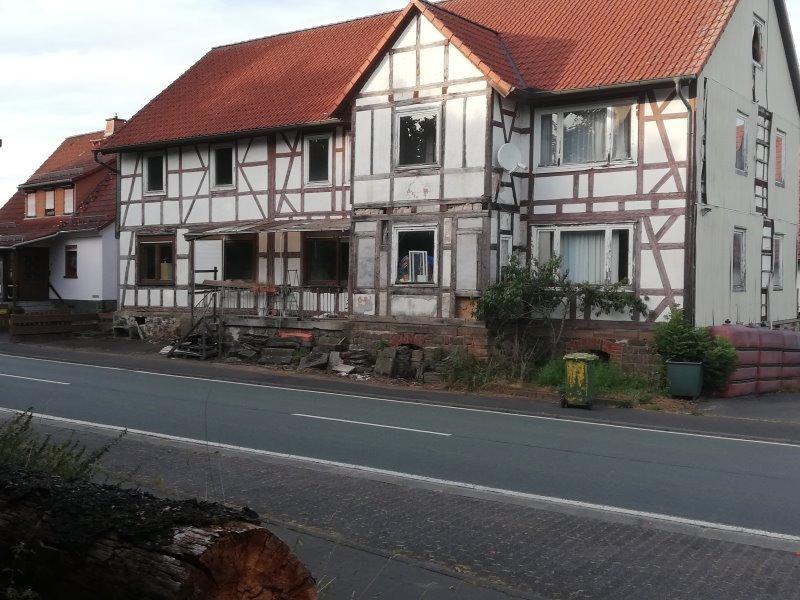 Thumbnail-Ehemaliges Gasthaus an der Landstraße