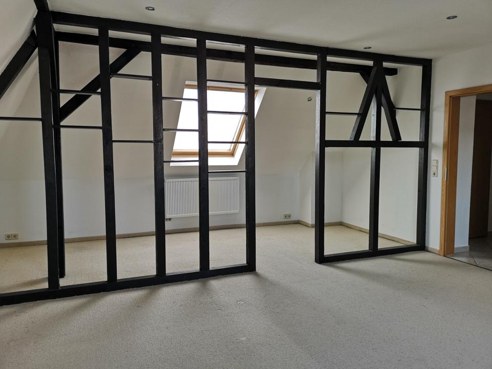 Thumbnail-Altbaucharme auf drei Zimmern in Regis-Breitingen