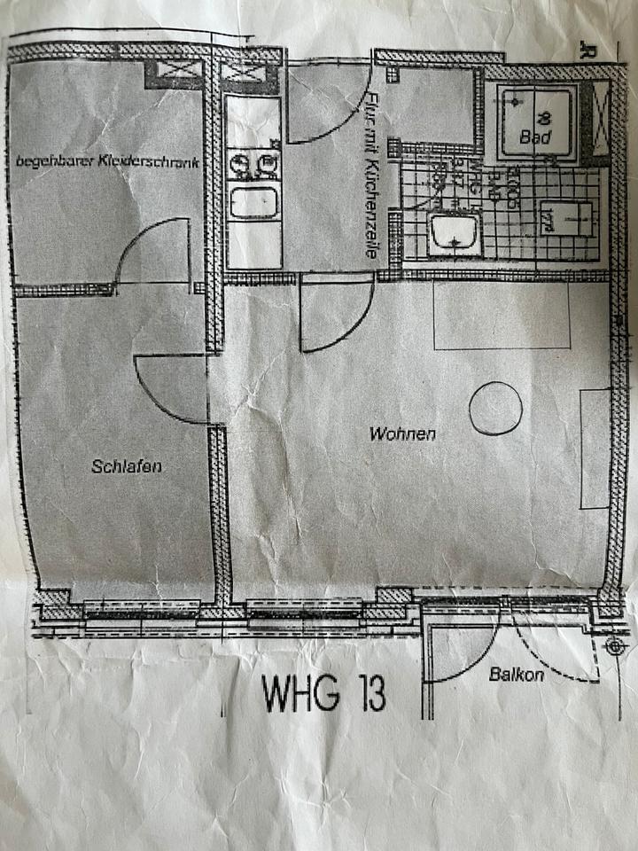 Thumbnail-Helle 2,5 Zimmer-Wohnung mit Balkon und PKW-Stellplatz ab sofort
