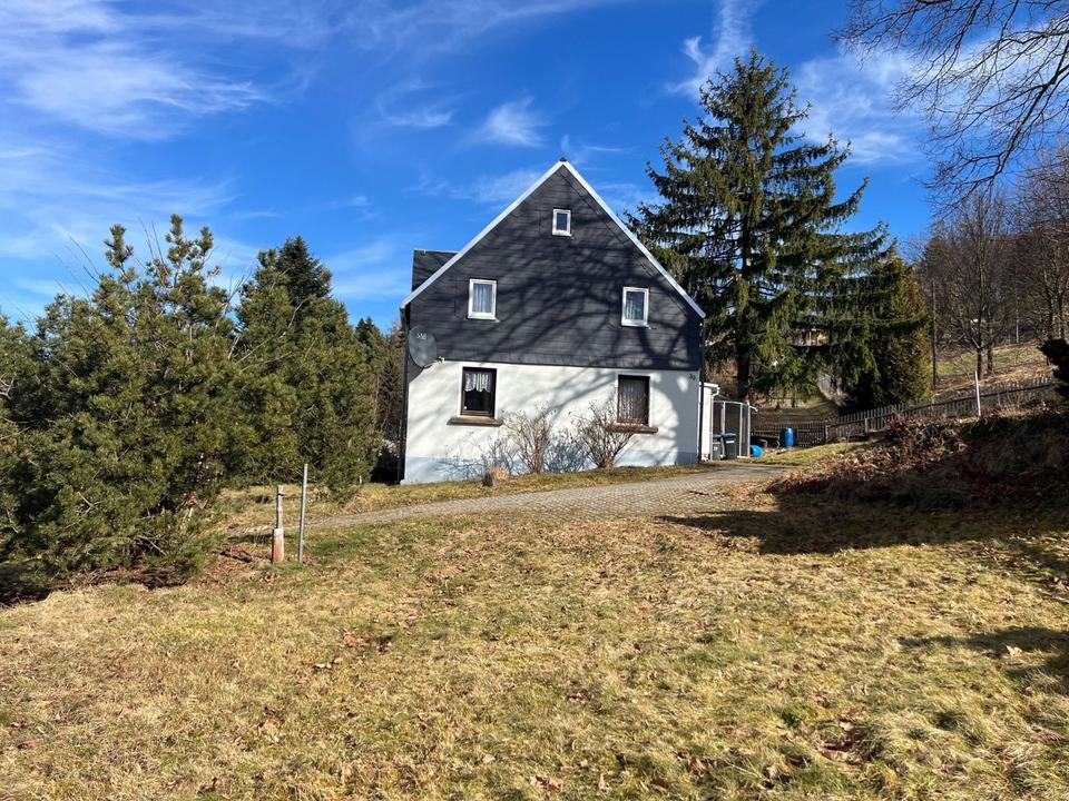 Thumbnail-Einfamilienhaus mit großem Grundstück (ca. 1.600 m²) – viel Platz