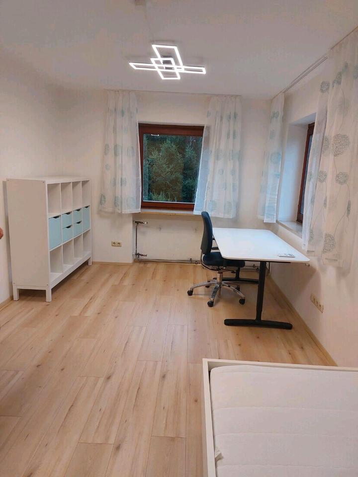 Thumbnail-Möbliertes Zimmer mit Wohnküchen, Bad und Gartenmitbenutzung