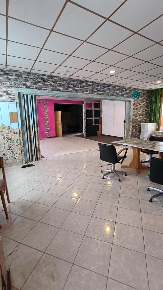 Thumbnail-280qm große Renovierungsbedürftige Wohnung zu vermieten