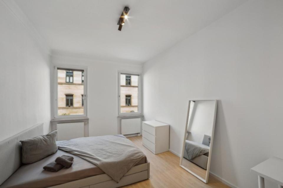 Thumbnail-WG Zimmer junge Frauen