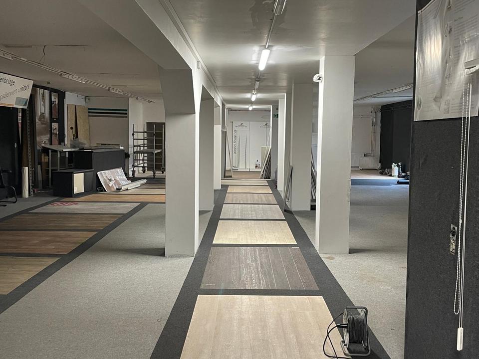 Thumbnail-300 m² Gewerbefläche mit direkt angeschlossenem 25 m² Büro
