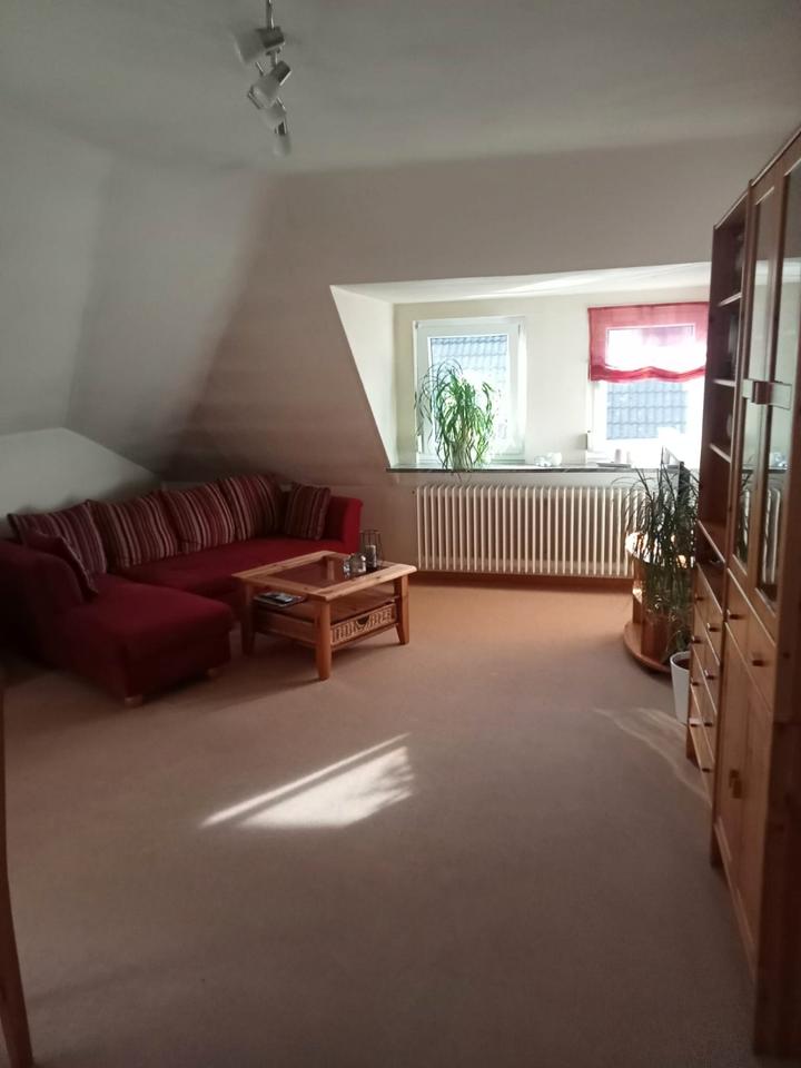 Thumbnail-Schöne 3-Zimmer DG-Wohnung mit EBK und Dachterrasse in Jeersdorf