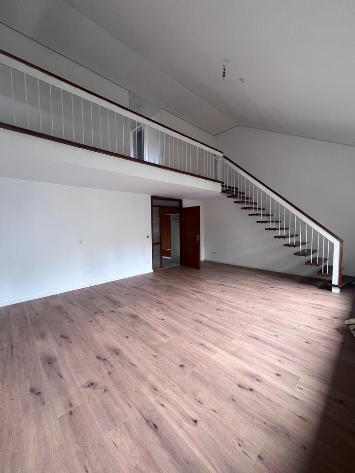 Thumbnail-4,5 Zimmer Maisonette Wohnung mit Balkon in Göppingen