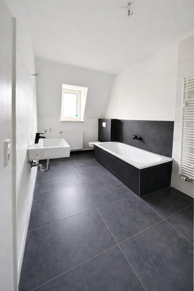 Thumbnail-Großzügig, hell, hochwertig – sanierte 3-Raum-Wohnung im gepflegten Mehrfamilienhaus