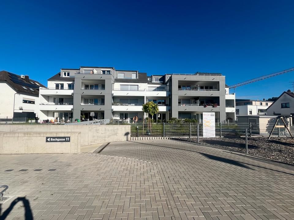 Thumbnail-Zu Verkaufen 3-Zimmer Gartenwohnung in Hainstadt 90qm + 2TG Platz