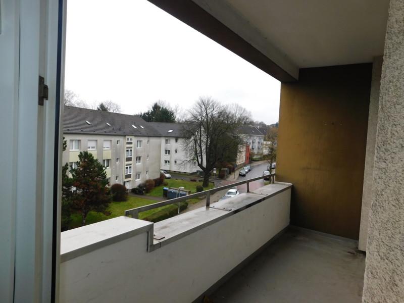 Thumbnail-Großzügige 3-Zimmer-Wohnung mit Balkon!