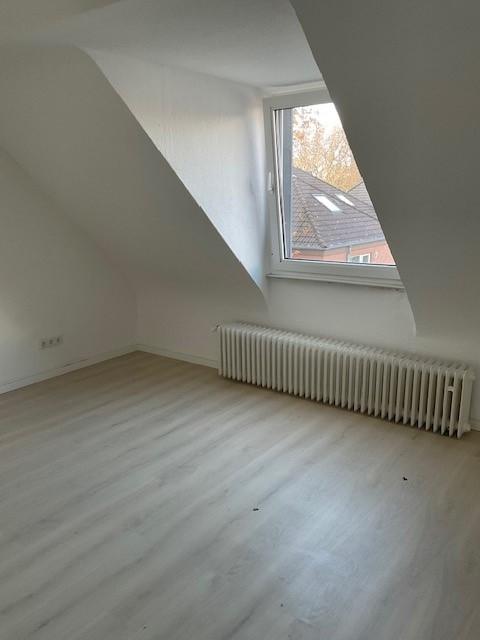 Thumbnail-Sehr schöne renovierte 3 Zimmer Wohnung in Duisburg zu vermieten