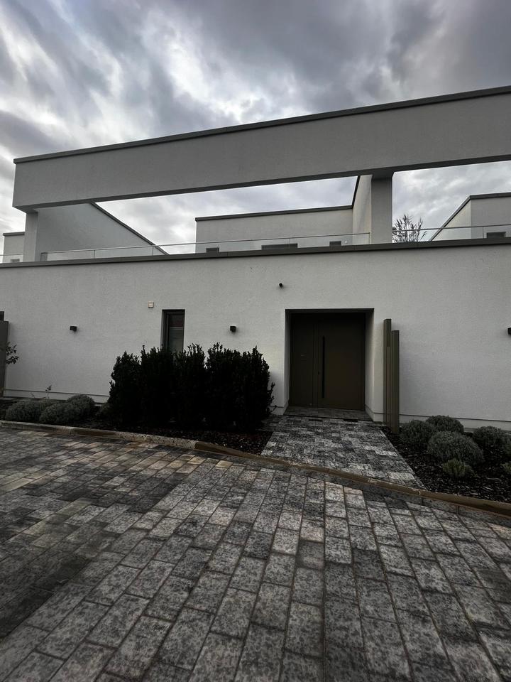 Thumbnail-modernes Reihenmittelhaus mit EBK und 2 Terrassen
