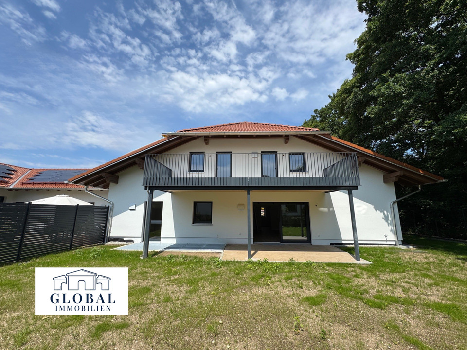 Thumbnail-Sofort einziehen: Kernsanierte 3 Zimmer DG Mietwohnung mit Balkon