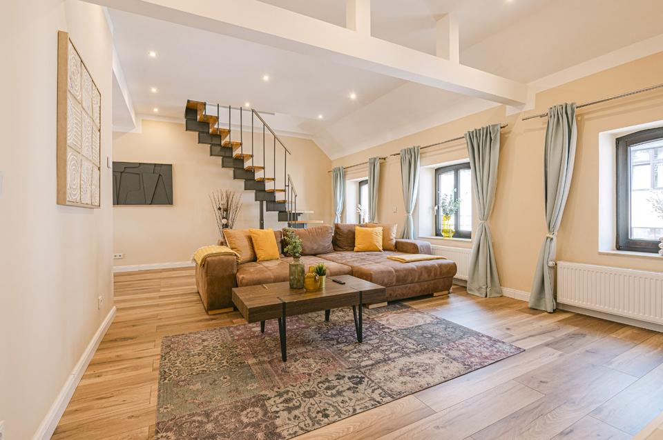 Thumbnail-Stylisches Loft mit 2 Bädern, WLAN, Balkon & AC