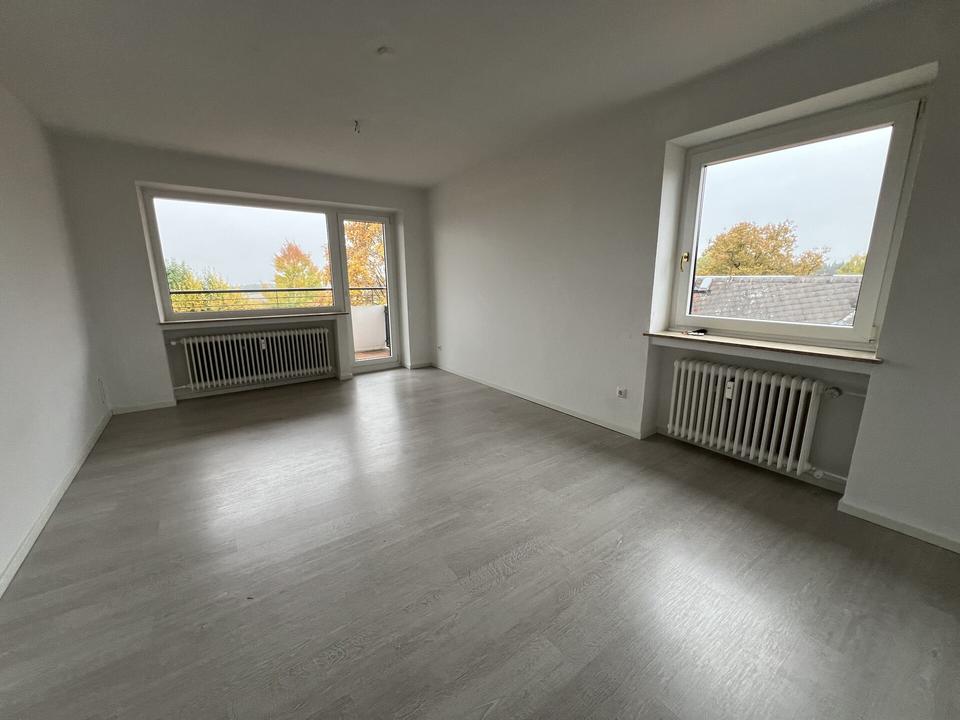 Thumbnail-3-Zimmer-Wohnung - 75 m² Wfl. - Balkon - Aufzug - in Selb Plößberg