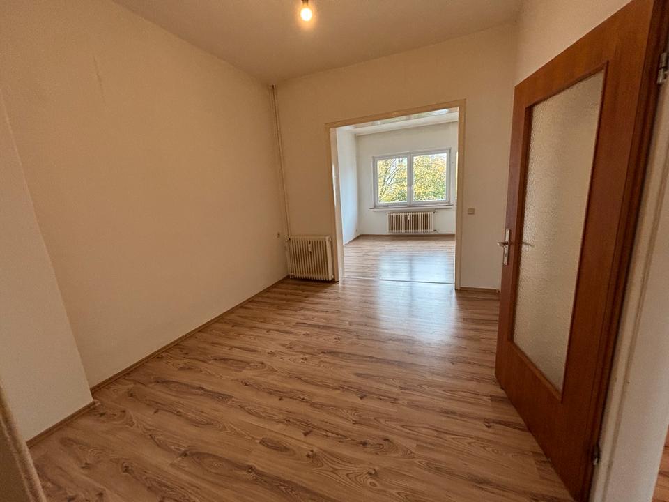 Thumbnail-3-Zimmer-Mietwohnung im Villenviertel!