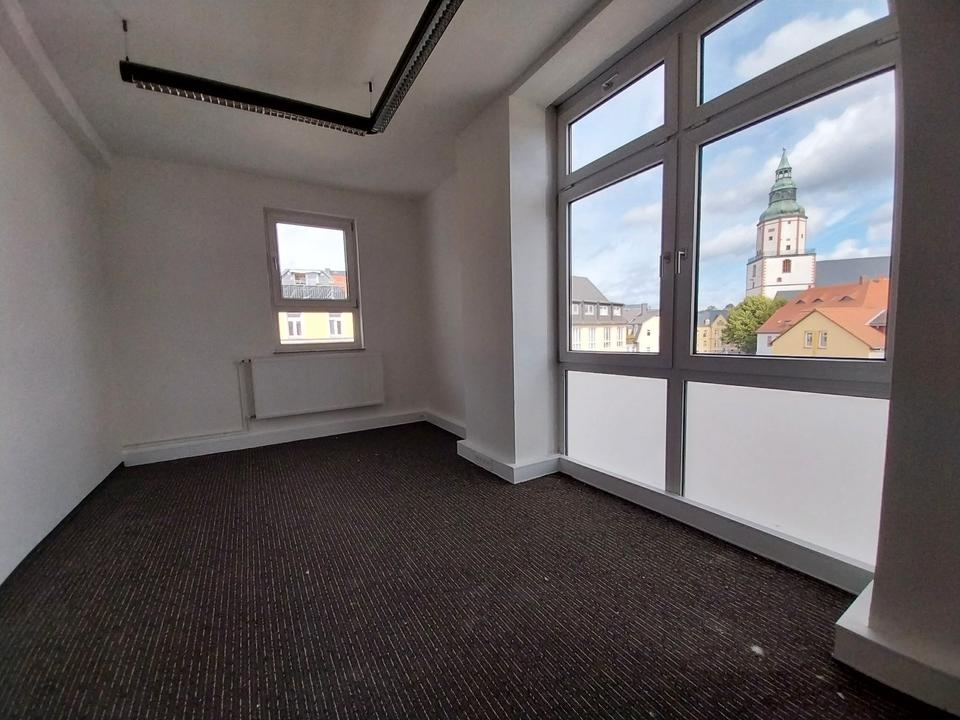Thumbnail-Büro-Etagen à 150qm ~7,-€qm im REGIOBUS-HAUS am Busbf. Döbeln