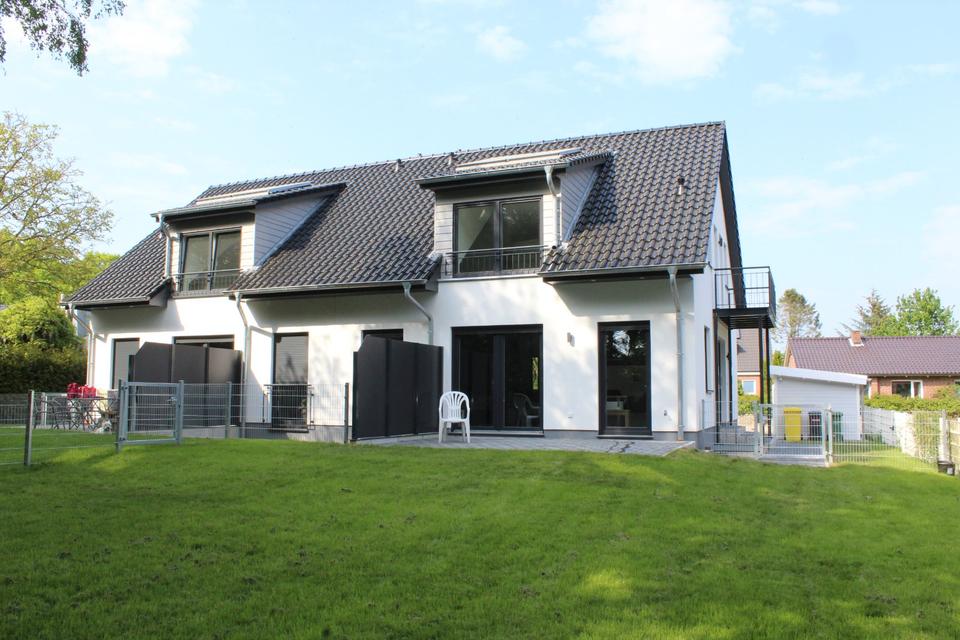 Thumbnail-Große Wohnung in Doppelhaushälfte zu vermieten!