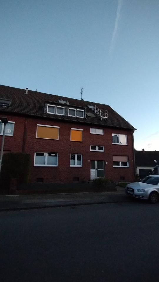 Thumbnail-75 qm Dachgeschosswohnung, Einzelgarage und Garten in OB - Heide