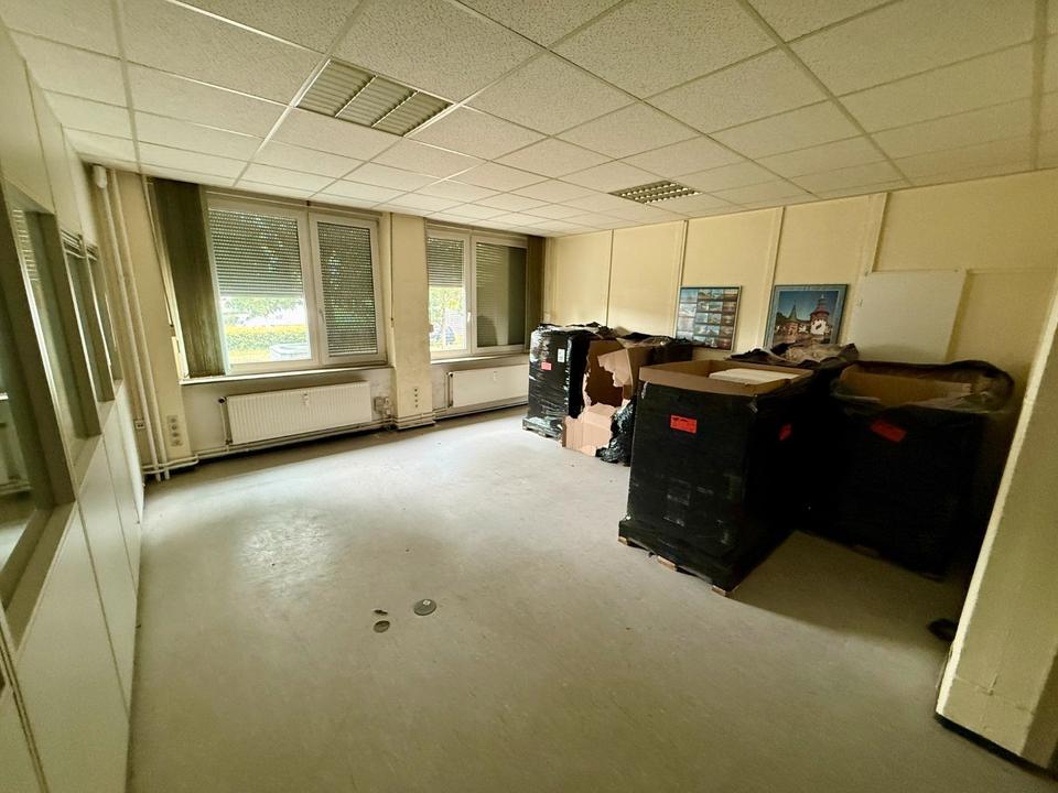 Thumbnail-Lager mit Büroflächen Karlshof