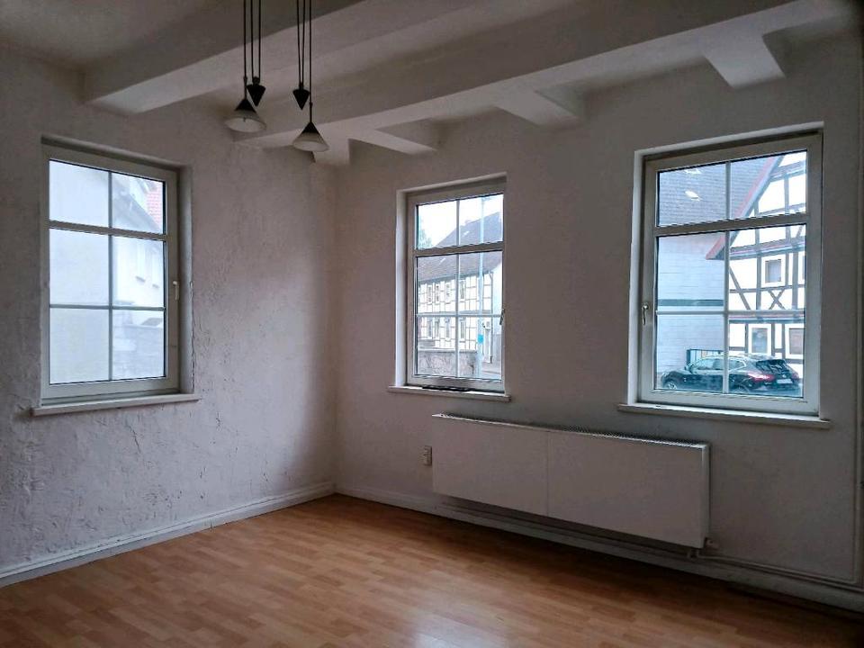 Thumbnail-Schöne helle ruhige 3 Zi- EG- Wohnung zu vermieten