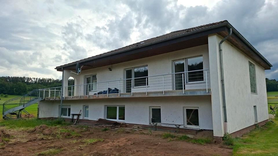 Thumbnail-Haus mit Einliegerwohnung, Doppelgarage mit Grube zu Verkaufen