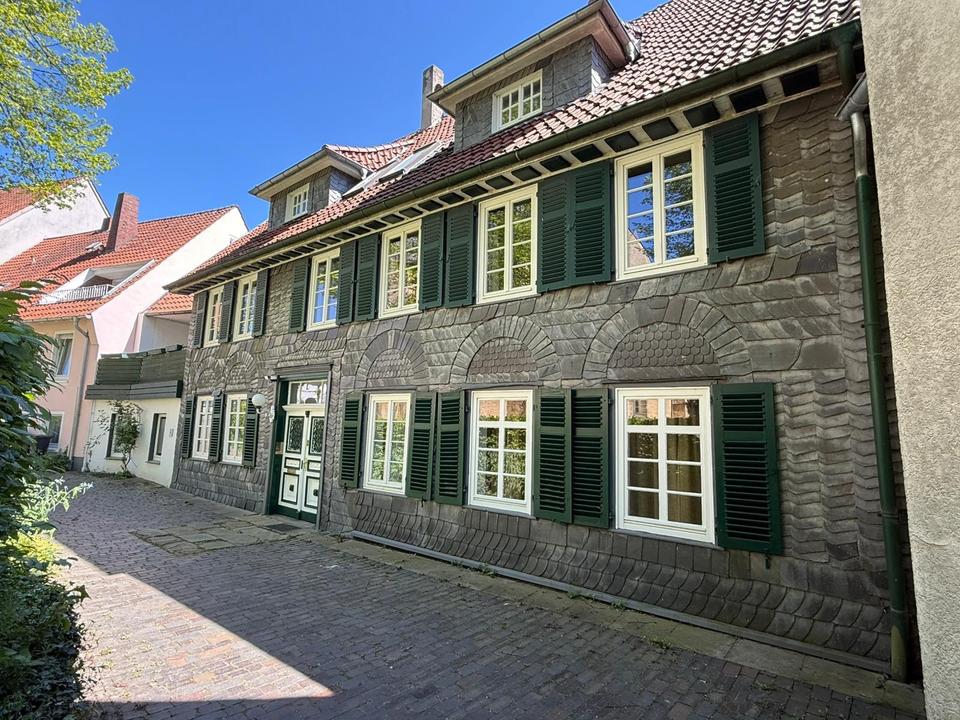 Thumbnail-Denkmalgeschütztes Schieferhaus mit Gewerbeeinheit