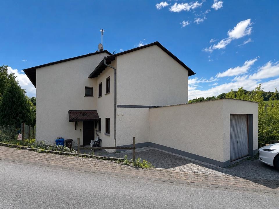 Thumbnail-Modernisiertes Zweifamilienhaus in Dillhausen *provisionsfrei*
