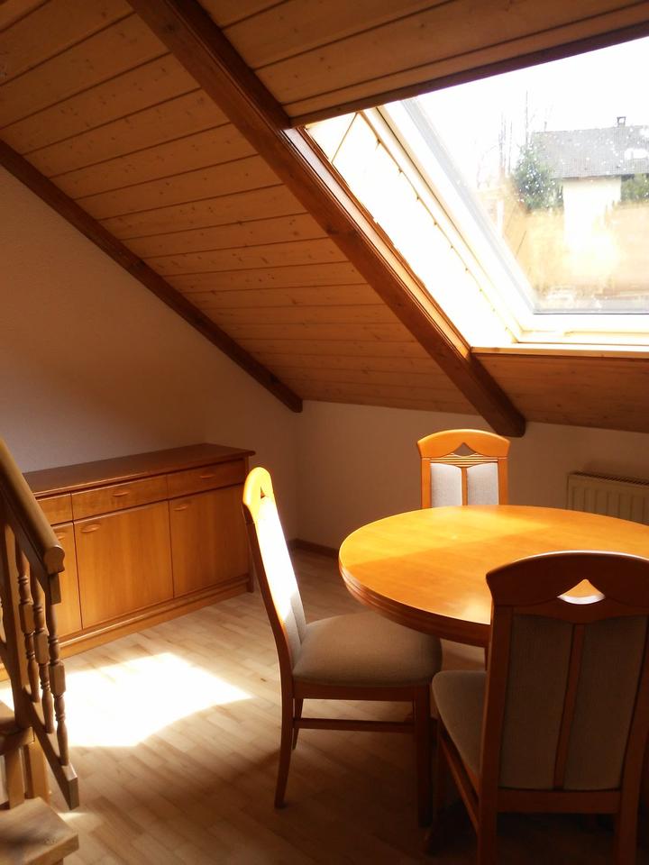 Thumbnail-Dachgeschosswohnung zu vermieten 1050 Euro warm