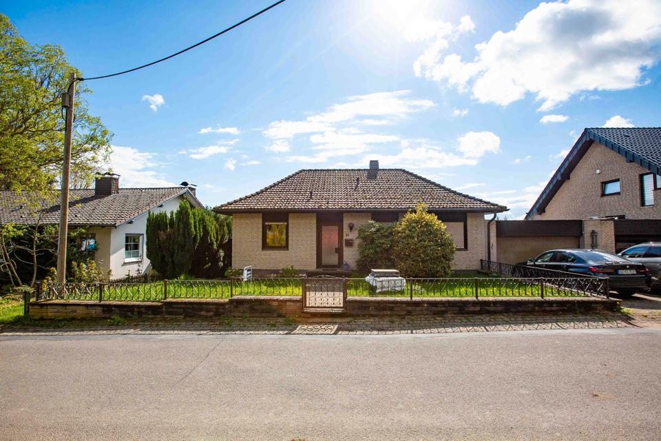 Thumbnail-Einfamilienhaus mit großem Grundstück + Aussicht in Federath