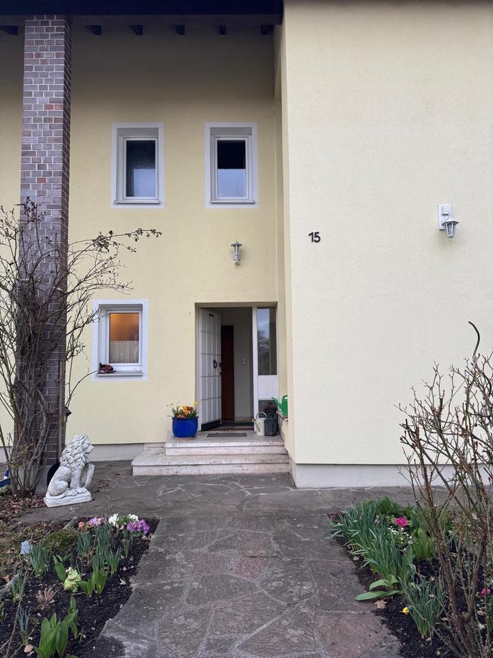 Thumbnail-Mobilisiertes Wg-Zimmer in 3-er Wg mit Terrasse