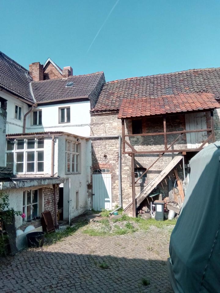 Thumbnail-abgeschlossener Resthof zur 