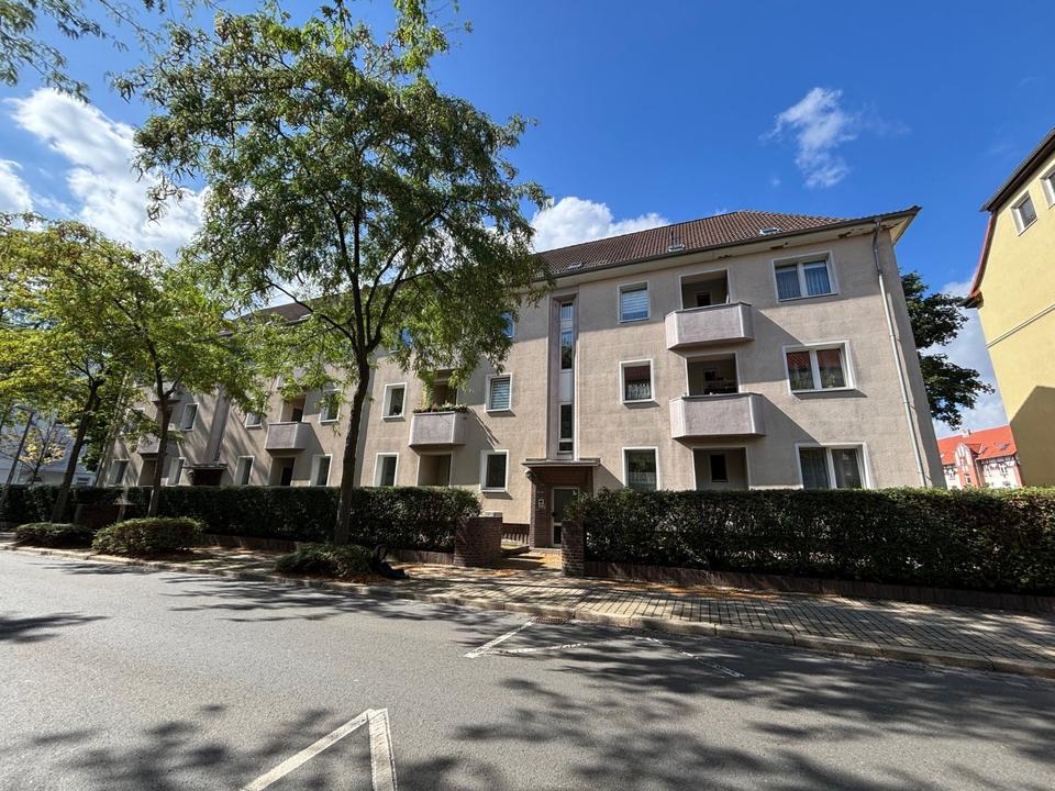 Thumbnail-3-Raum-Wohnung mit Balkon & Dielenboden – Erdgeschoss in Halberstadt