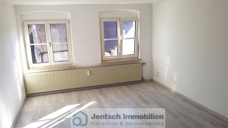 Thumbnail-freundlich helle 2-Zi-WE am Neumarkt zu vermieten