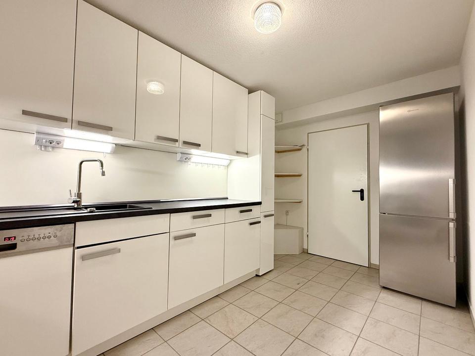 Thumbnail-2,5-Zimmer-Loft (100 m²) im Souterrain – modern, lichtdurchflutet