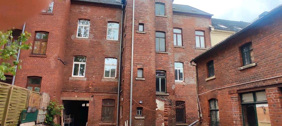 Thumbnail-Großzügiges Sanierungsobjekt bestehend aus 2 Häusern in Werdau