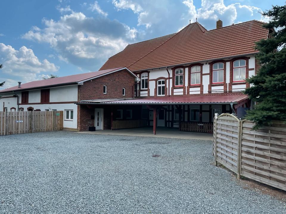 Thumbnail-Mietwohnung im alten Bahnhof EG hinten