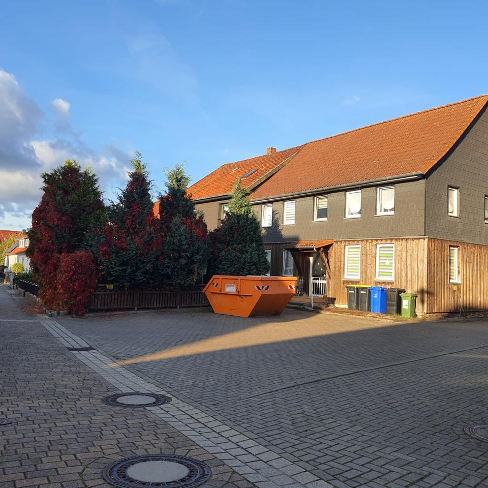 Thumbnail-Dreifamilienhaus mit Ausbaureserve in Diekholzen