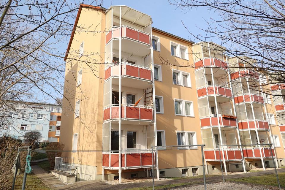 Thumbnail-Bezugsfreie 23-Zimmer-Wohnung mit Balkon und Blick über Jena