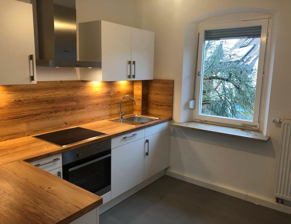 Thumbnail-3,5 Zimmerwohnung mit brandneuer EBK und Balkon in Altstadt Rbg.!