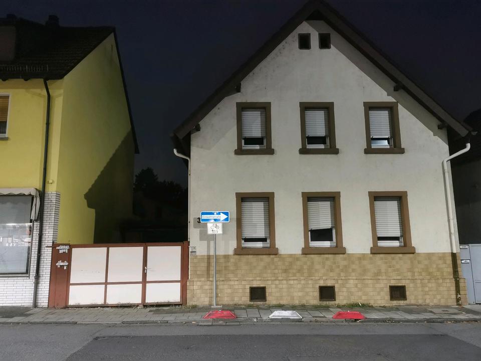 Thumbnail-Zweifamilienhaus in Kelsterbach – 140 m², 2 WE, Garage & Carport