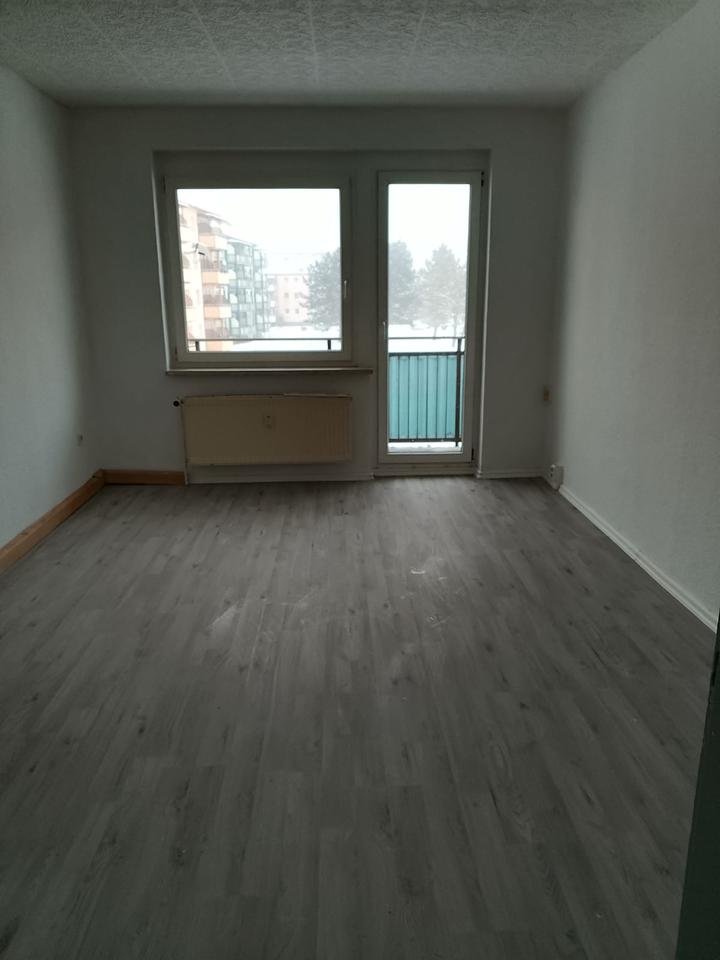 Thumbnail-Lichtdurchflutete 3 ZKB mit Balkon in Ebeleben