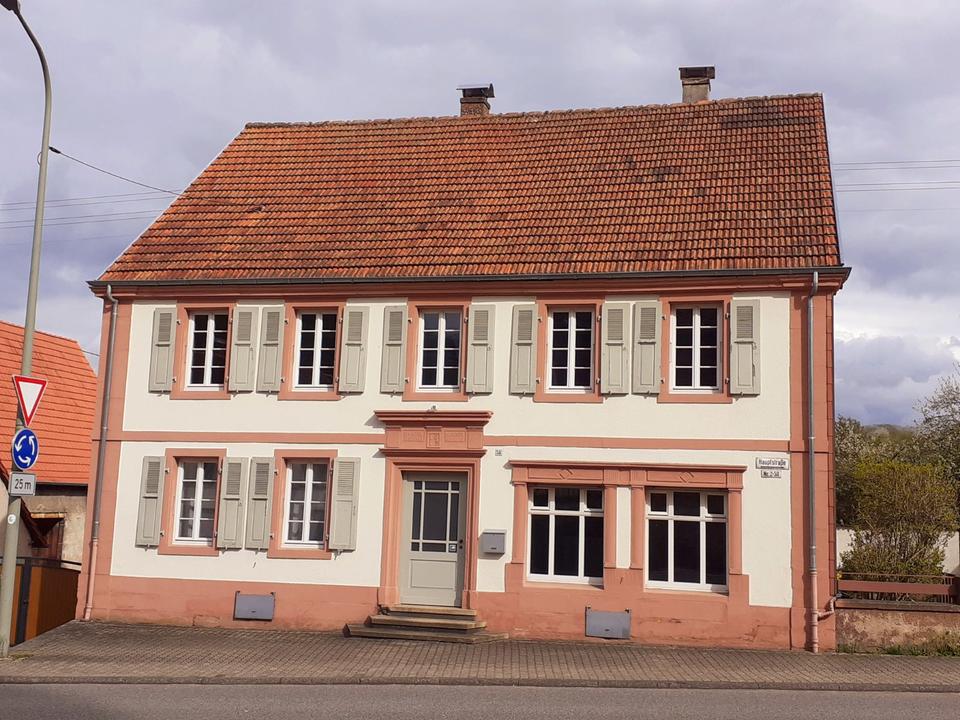 Thumbnail-Stilvoller Altbau mit großem Innenhof, Scheune und Stallungen