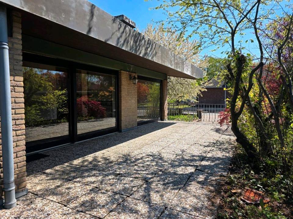 Thumbnail-Bungalow in Halvestorf mit 192qm Wfl. und 5 Schlafzimmern