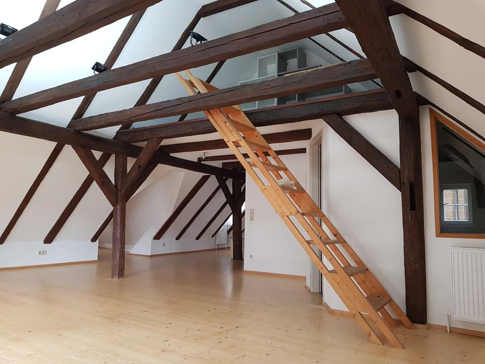 Thumbnail-Große DG-Wohnung, Toplage am Marktplatz, Esslingen a.N, v. privat