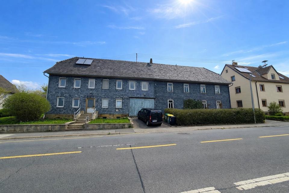 Thumbnail-Wohnhaus mit sofort nutzbarem Wohnbereich und 350m² Ausbaureserve